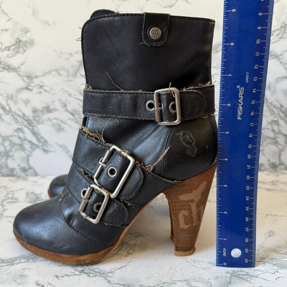 London Underground Women UK 7.5 US 9 Heeled Boots Black Leather Grunge Goth Shoe - Picture 4 of 7